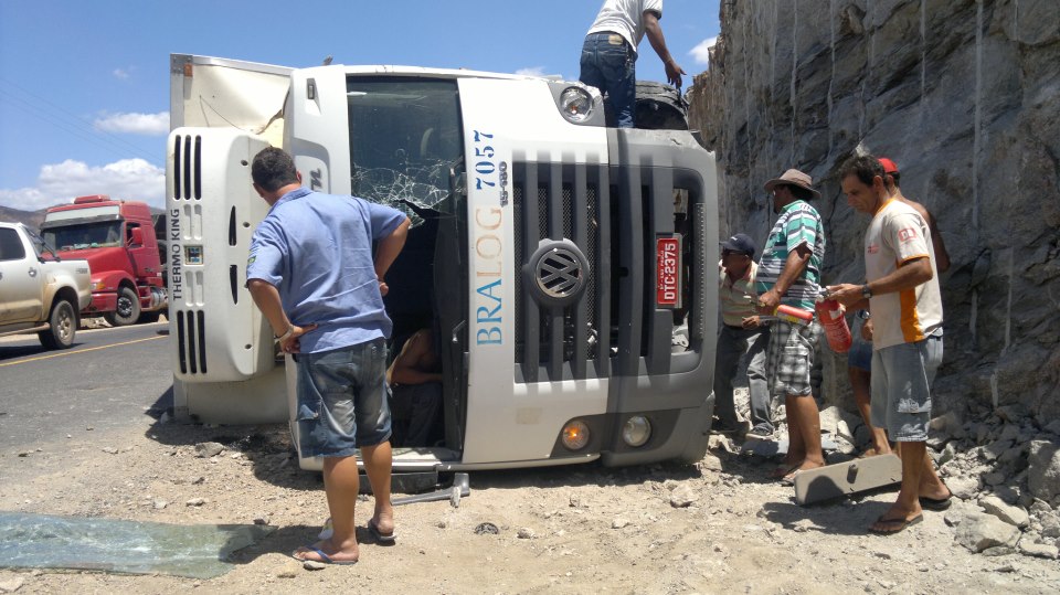 ITAPAJÉ: ACIDENTE NA BR 222