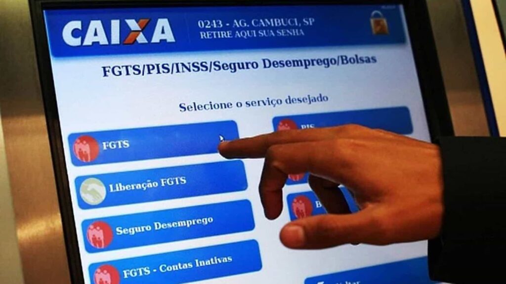 Governo estuda liberar saque de até 35% do saldo de contas do FGTS
